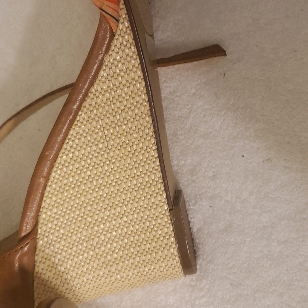 UNISA Sandals - Picture 5 of 8